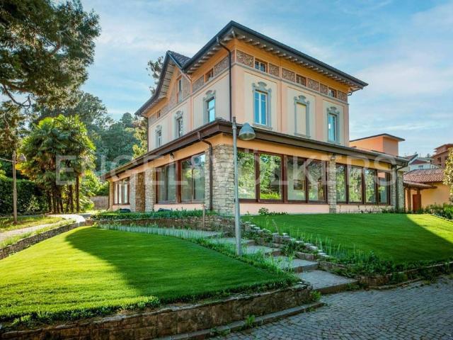 Villa Indipendente in vendita a Biumo Superiore, Varese