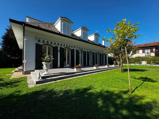 Villa Indipendente in vendita a Uboldo, Lombardia
