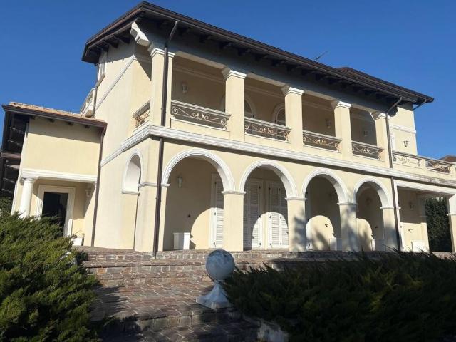 Villa Indipendente in vendita a Marche, Pesaro E Urbino