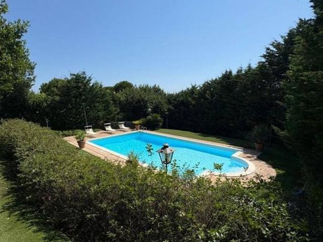 Villa Indipendente in vendita a Marche, Pesaro E Urbino