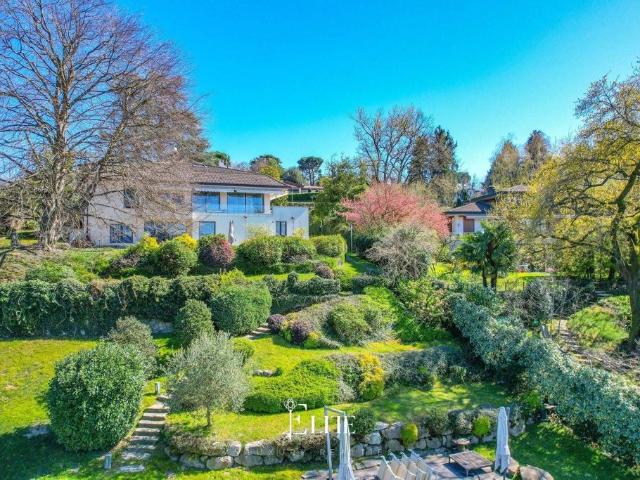 Villa Indipendente in vendita a Buguggiate, Lombardia