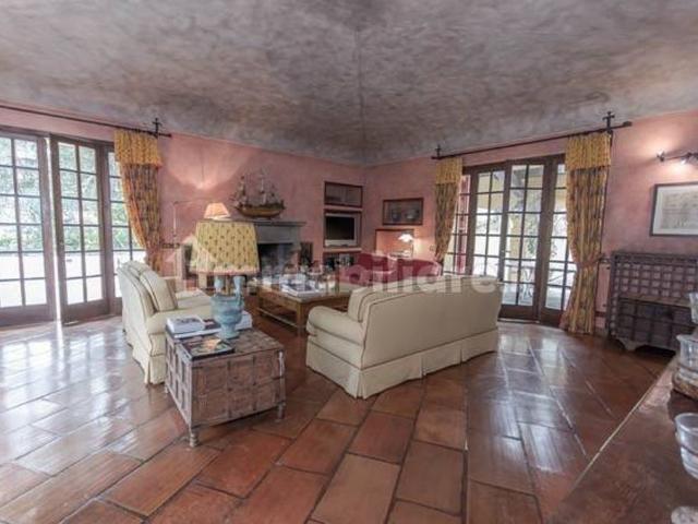 Villa Indipendente in vendita a Appiano Gentile, Lombardia