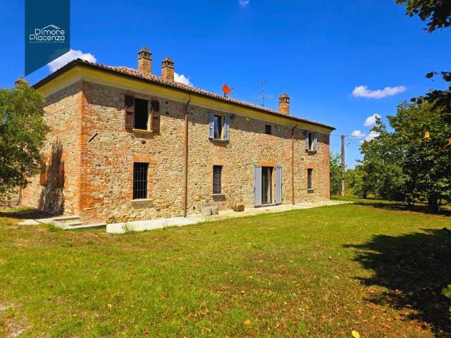 Villa Indipendente in vendita a Gazzola, Reggio Emilia
