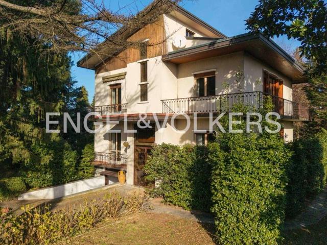 Villa Indipendente in vendita a Peveranza, Cairate