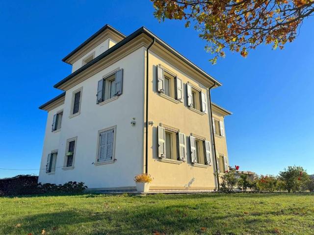 Villa Indipendente in vendita a Val d’Enza, Re
