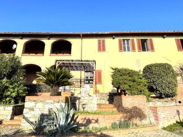 Villa Indipendente in vendita a Pistoia, Toscana