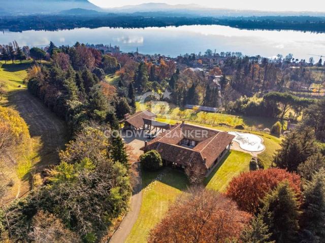 Villa Indipendente in vendita a Eupilio, Lombardia