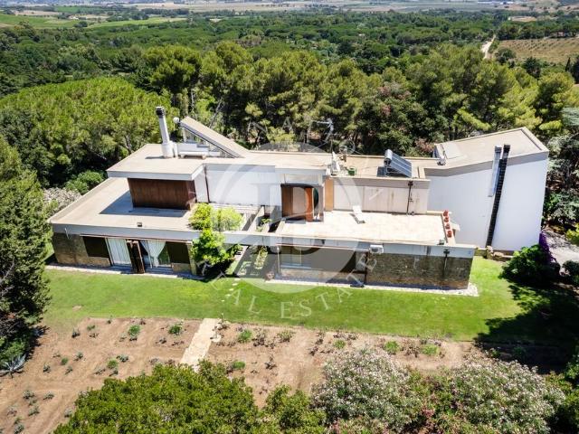 Villa Indipendente in vendita a Piombino, Livorno