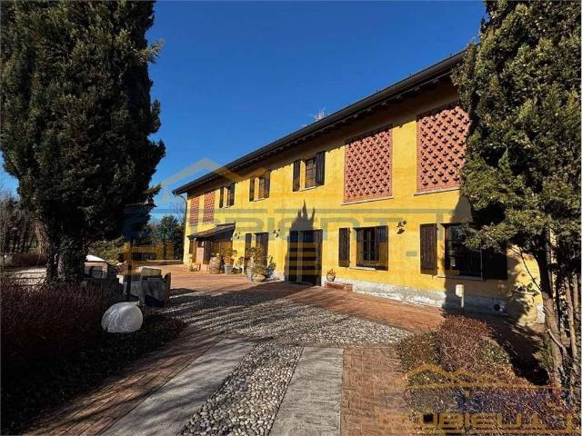 Villa Indipendente in vendita a Osnago, Lombardia