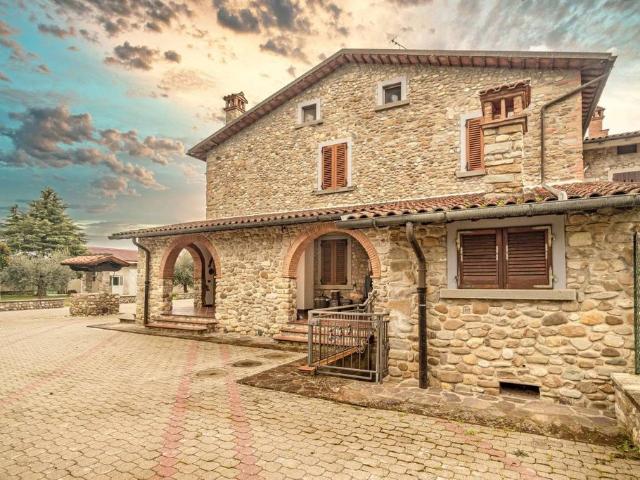 Villa Indipendente in vendita a Palazzo Del Pero, Toscana
