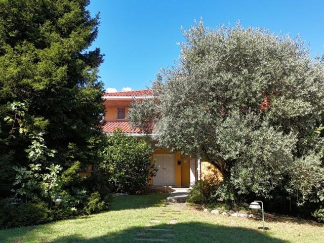 Villa Indipendente in vendita a Crevenna, Erba