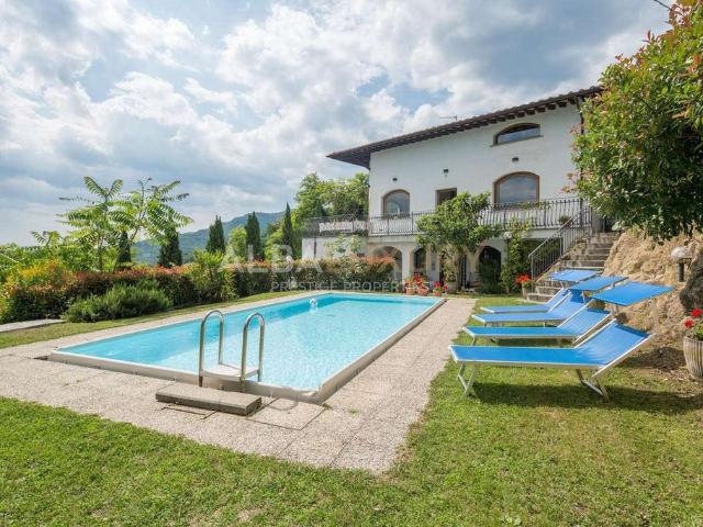 Villa Indipendente in vendita a Uzzano E Castello, Pistoia