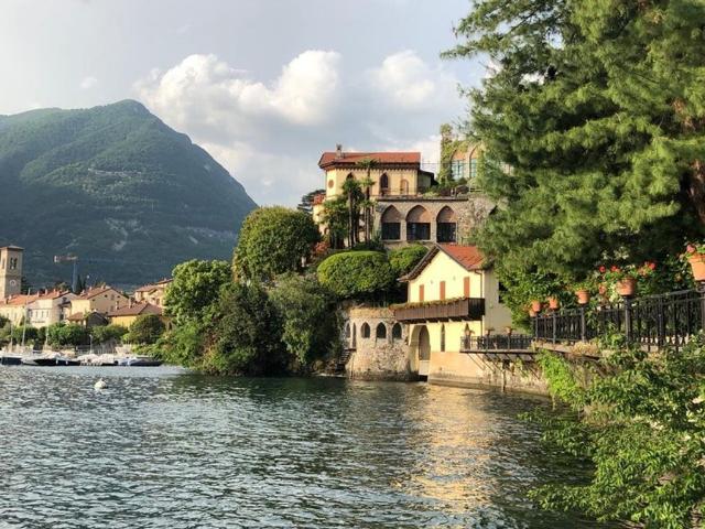 Villa Indipendente in affitto a Torno, Lombardia