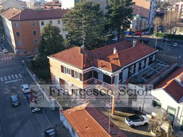 Villa Indipendente in vendita a Volta-Prealpi, Saronno