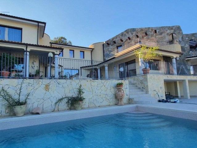 Villa Indipendente in vendita a Capoterra, Sardigna/Sardegna