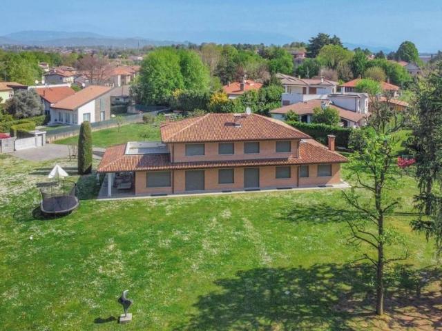 Villa Indipendente in vendita a Gerno, Lesmo