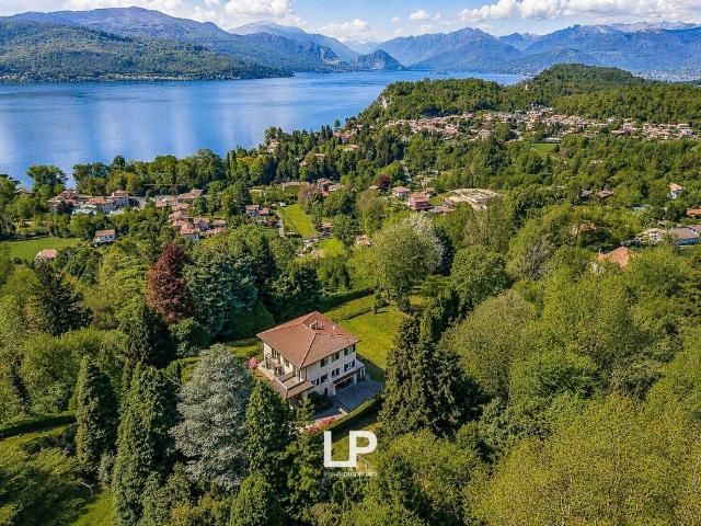 Villa Indipendente in vendita a Unione dei comuni del Medio Verbano, Leggiuno