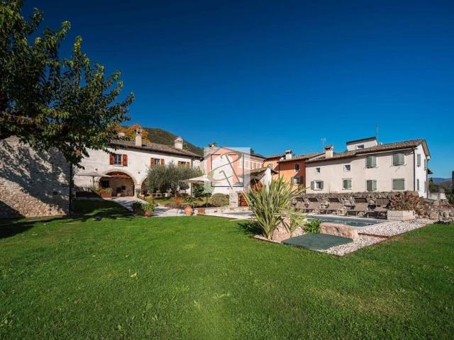 Villa Indipendente in vendita a Caprino Veronese, Veneto