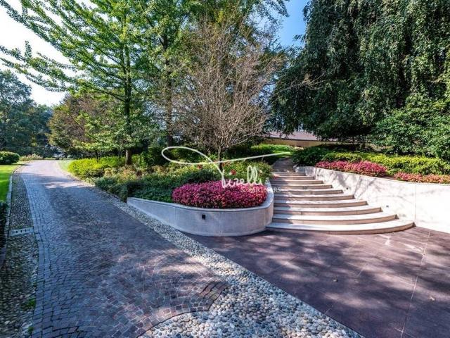 Villa Indipendente in vendita a Campofiorenzo, Casatenovo