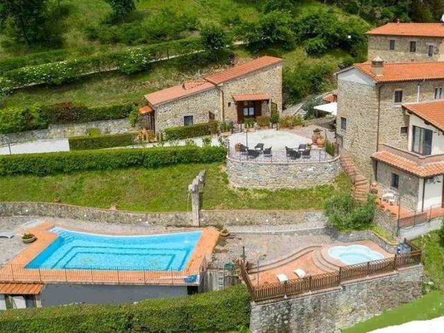Villa Indipendente in vendita a Cantagrillo, Serravalle Pistoiese