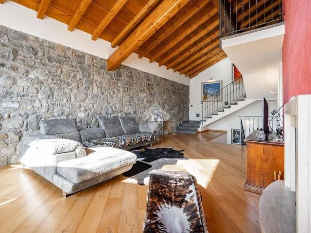 Villa Indipendente in vendita a Dolzago, Lombardia