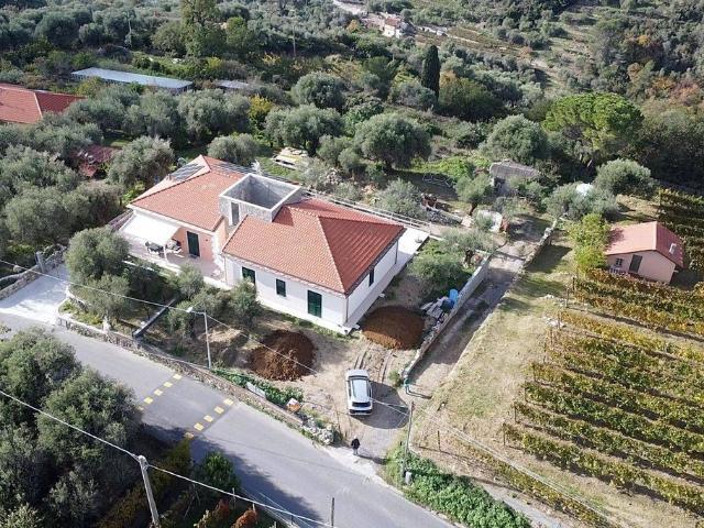 Villa Indipendente in vendita a Diano Castello, Liguria