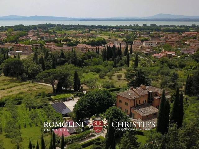 Villa Indipendente in vendita a Tuoro Sul Trasimeno, Umbria