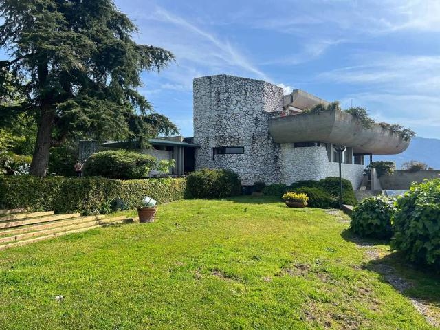 Villa Indipendente in vendita a Santa Lucia, Camaiore