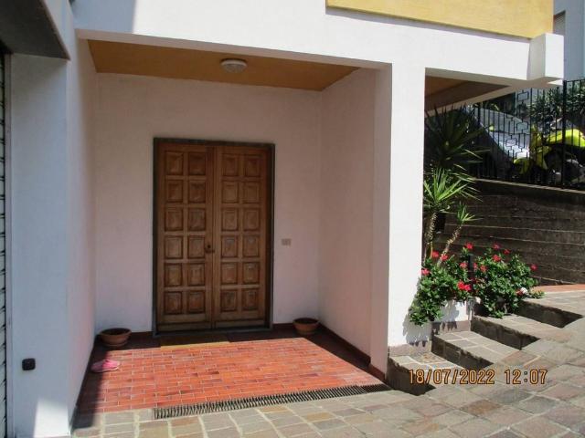 Villa Indipendente in vendita a Vallecrosia, Liguria
