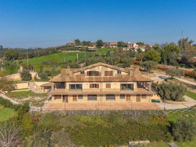 Villa Indipendente in vendita a Roma Capitale, Lazio