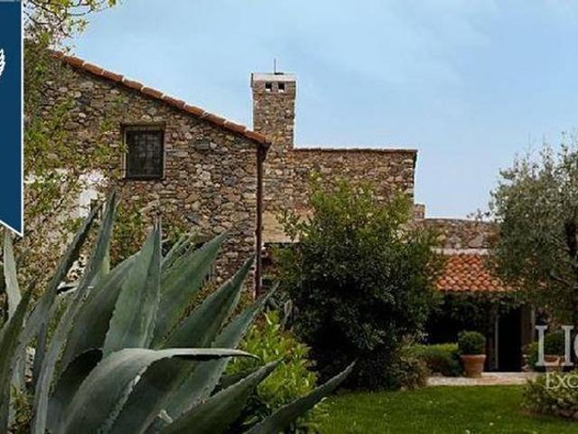 Villa Indipendente in vendita a Cisano Sul Neva, Liguria