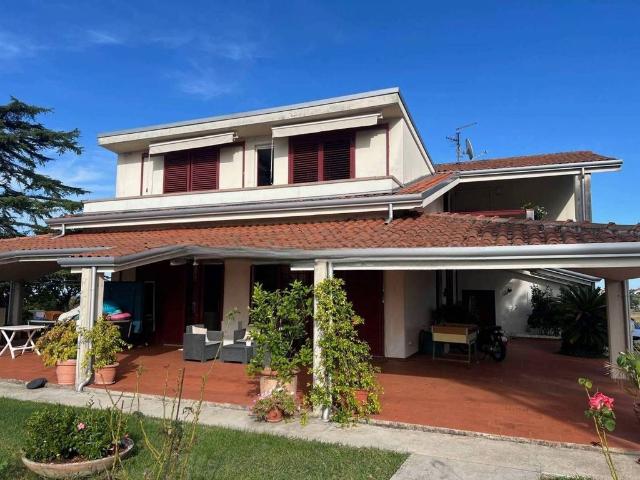 Villa Indipendente in vendita a Coriano, Reggio Emilia