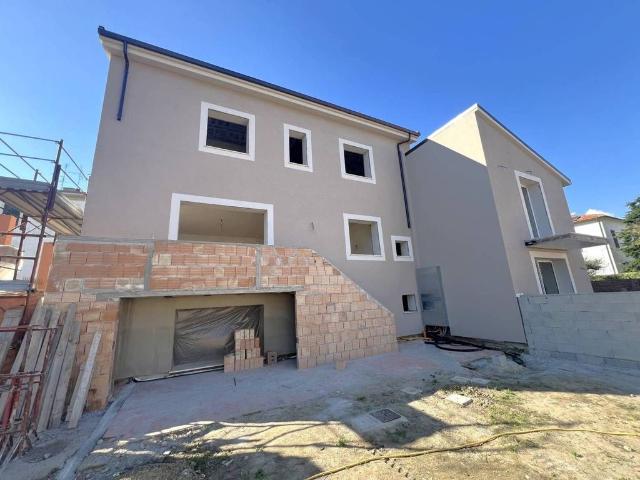 Villa Indipendente in vendita a Cascina, Toscana