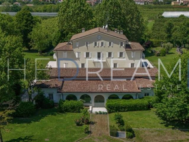 Villa Indipendente in vendita a Unione di comuni Terre di Castelli, Vignola