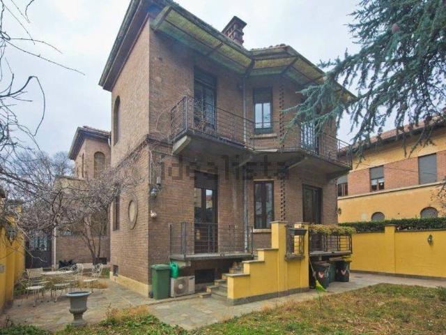 Villa Indipendente in vendita a Circoscrizione 4, Piemonte