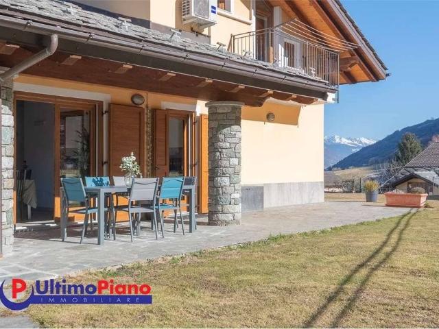 Villa Indipendente in vendita a Pollein, Aosta
