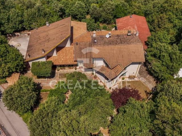 Villa Indipendente in vendita a Spoleto, Umbria
