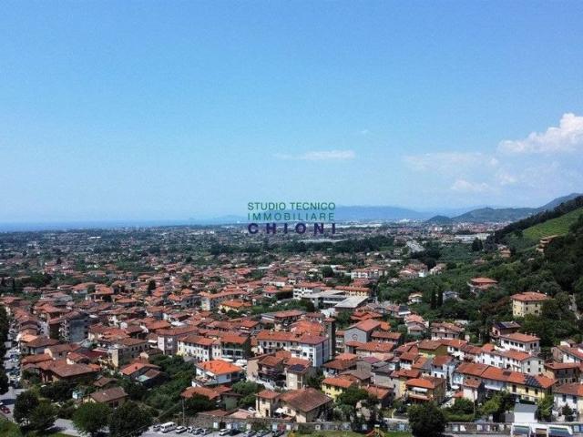 Villa Indipendente in vendita a Prato, Montignoso