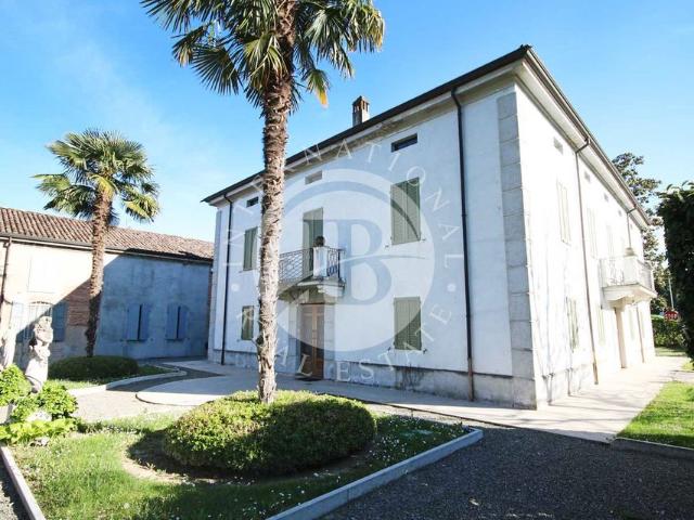Villa Indipendente in vendita a Campello Sul Clitunno, Umbria