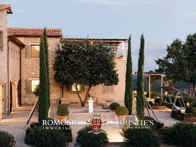 Villa Indipendente in vendita a Passignano Sul Trasimeno, Umbria