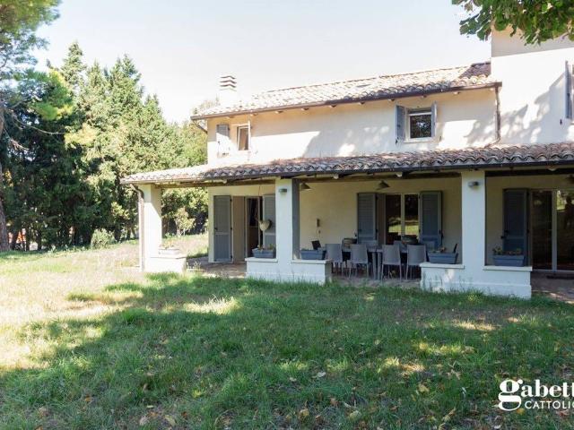 Villa Indipendente in vendita a Marche, Pesaro E Urbino