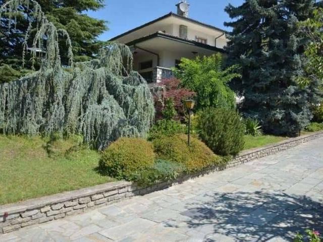 Villa Indipendente in vendita a Aosta