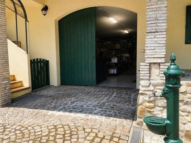 Villa Indipendente in vendita a Coriano, Reggio Emilia