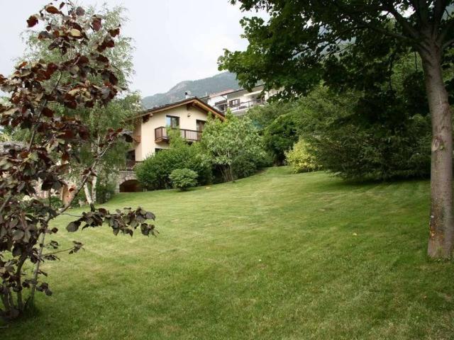 Villa Indipendente in vendita a Roisan, Aosta