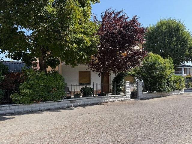Villa Indipendente in vendita a Tresinaro - Secchia, Re