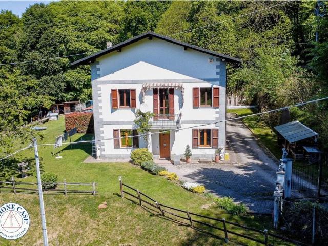 Villa Indipendente in vendita a Comunità Montana del Piambello, Marchirolo