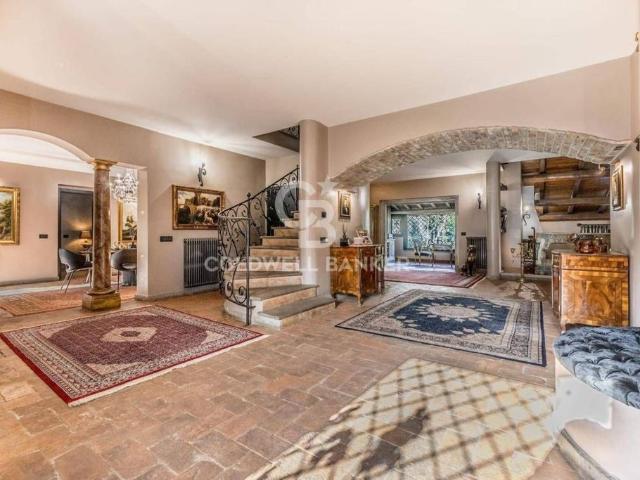 Villa Indipendente in vendita a Viterbo, Lazio
