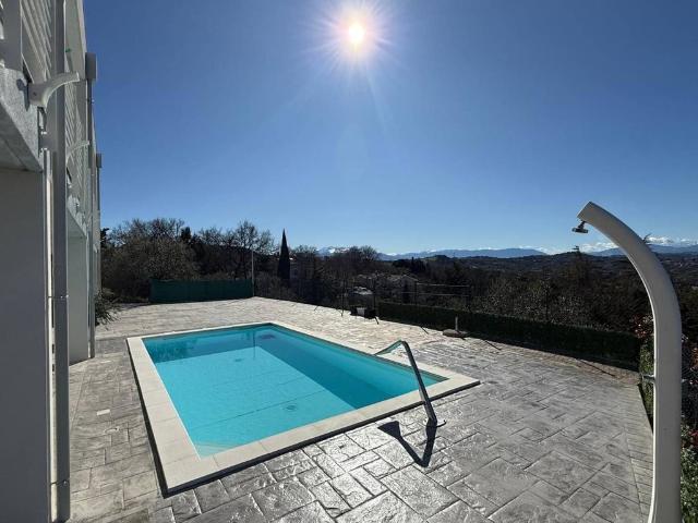 Villa Indipendente in vendita a Giardino, Montesilvano