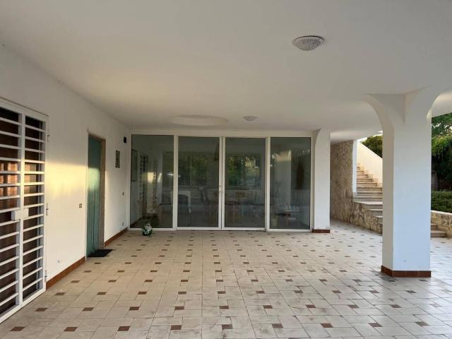 Villa Indipendente in vendita a Municipio 1, Puglia