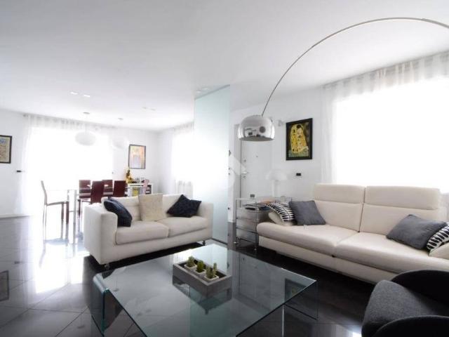 Villa Indipendente in vendita a Pissin-Dessous, Châtillon